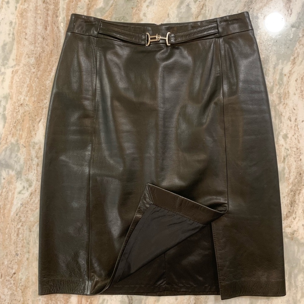 Genuine leather skirt, fully lined, size 8
